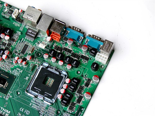 大图:致铭首款intel p45主板规格曝光