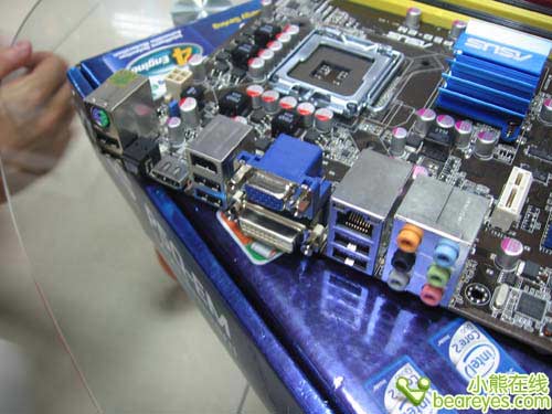 凤毛麟角 华硕豪华g45主板落户e世界