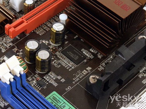 打破880价格底线 双敏ur880mt主板仅需479元