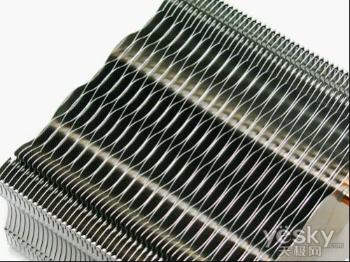 波浪形鳍片立起来超频三南海自立版评测