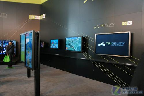 戴眼镜太土? 大屏裸眼3d液晶遭遇围观