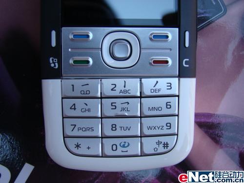 百变金刚 诺基亚旋转音乐5700直降100_手机_科技时代_新浪网