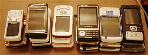 100款手机登场 长虹发布2008手机战略