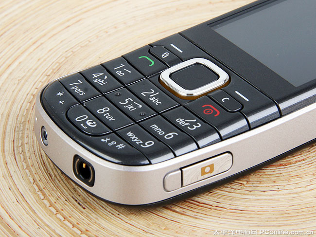 600mhz小巧金属s60诺基亚6720c真机图赏