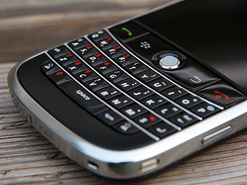 经典商务手机 黑莓9000爆新低1590元