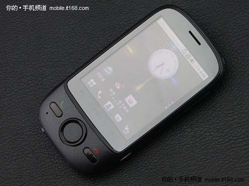 手机 > 正文▲华为8110主页面     编辑点评:从外型看也许u8110不足