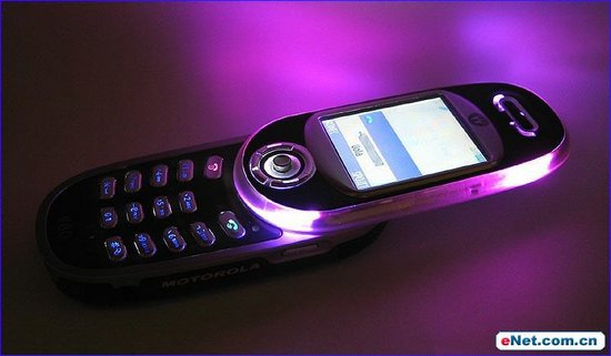 图为:摩托罗拉 v80