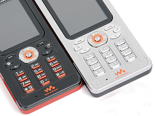 图为索尼爱立信w888c