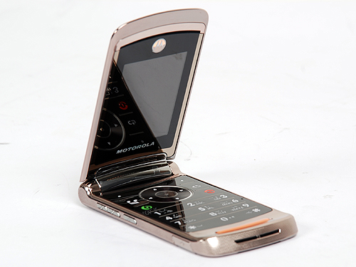 请问有人用过三星v8手机吗?