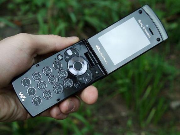 索尼手机2011年款图片