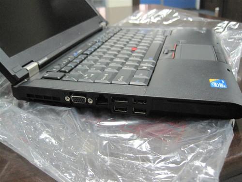 笔记本 > 正文  外观方面,联想thinkpad t410i 在外壳面板左下方加入