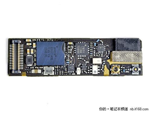 而橙色区域是电容触屏控制器broadcom bcm5974 ,和ipad主板上的触屏