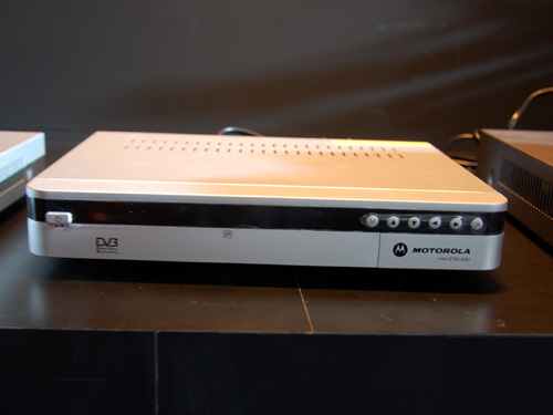ccbn2010:摩托罗拉标清双模机顶盒