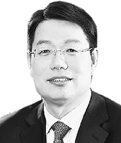 图为江苏省电力公司总经理单业才.