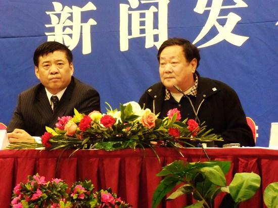 新疆天业集团有限公司党委书记董事长郭庆人回答记者提问