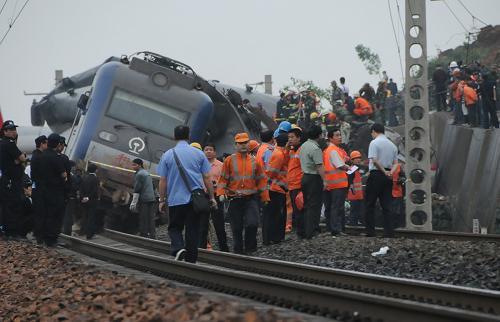 滬昆鐵路客車脫線事故遇難人數升至10人55人受傷