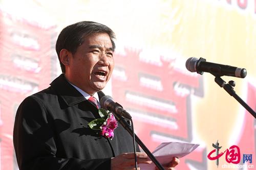 天津市人大常委会副主任,西青区委书记王宝弟致辞