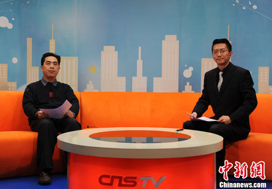 中国民航大学航空运输经济研究所所长李晓津做客中新网视频访谈间.