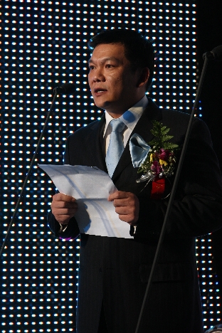 中国流行色协会副会长,华一纺集团董事长颜志超致辞