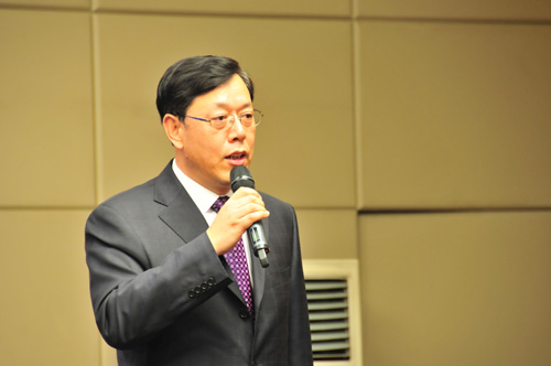 李军:中联部1984年11月30日举行了第一次新闻发布会