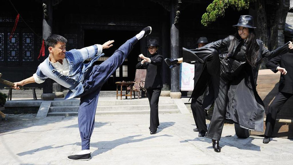 《板凳》上海开机 王宝强片场大秀少林功夫