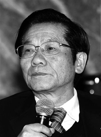 专访全国人大财经委副主任贺铿