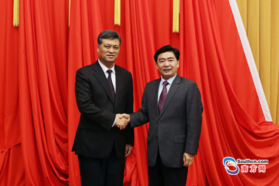 图为交接仪式现场