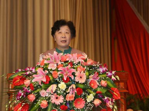 梁绮萍作政协常务委员会工作报告_新闻中心_新浪网