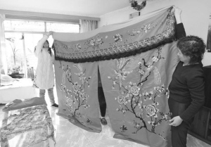 相当奢侈结婚用上红幔帐 60年前嫁妆成稀罕物_新闻中心_新浪网