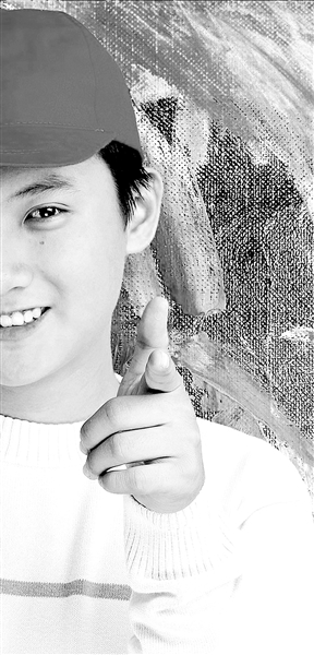 孟超16岁拍的艺术照看上去很阳光孟超和王永丽的合影11月7日,孟超收到