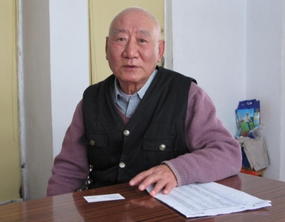 按哈斯巴图查访名单刻制的英烈碑.