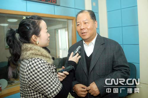 福州市长郑松岩接受记者采访