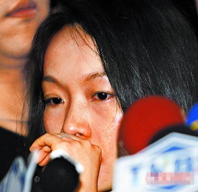 致靓认罪 陈致中庭外两度鞠躬黄睿靓泪洒法庭(2)