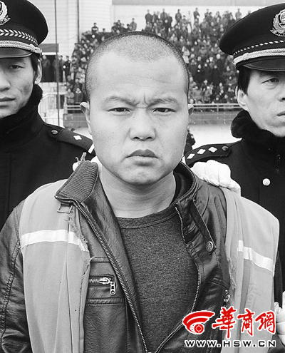 昨日上午,韩城市在体育场召开打击"两抢一盗"动员大会暨公捕