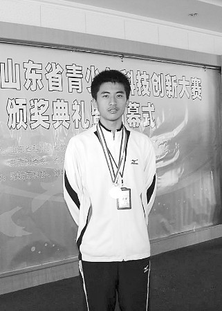 李根:多才多艺的北大保送生 已获得两项国家发明专利,9项省级以上荣誉