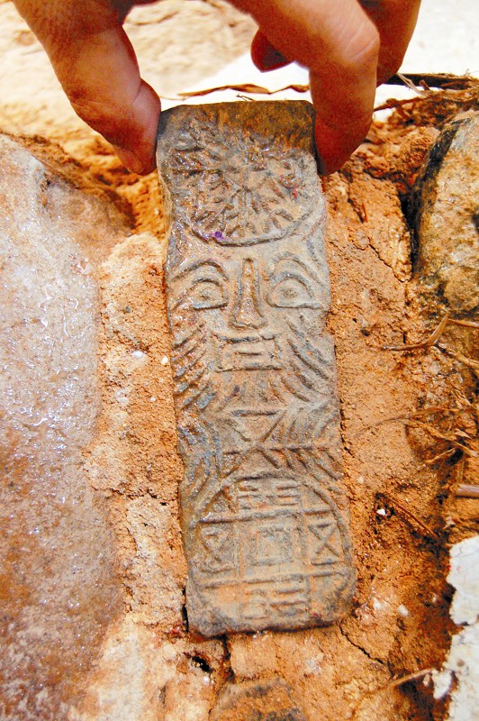 泉州古厝惊现汉唐墓砖 泉州