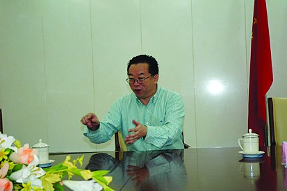 市政府秘书长许强"大家多说点热线的不足"
