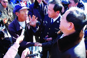 区新闻办在自治区公安厅举行新闻发布会,自治区公安厅副厅长张有恩