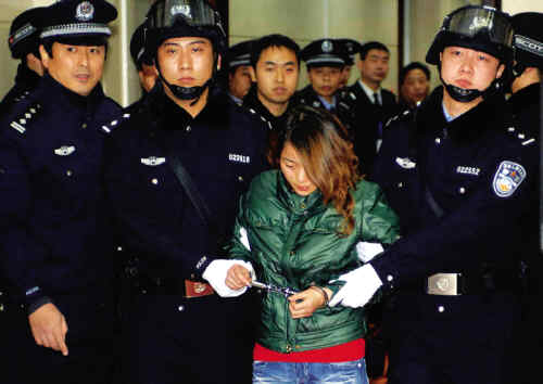 西安一女假扮医院护士偷走婴儿数日后被抓