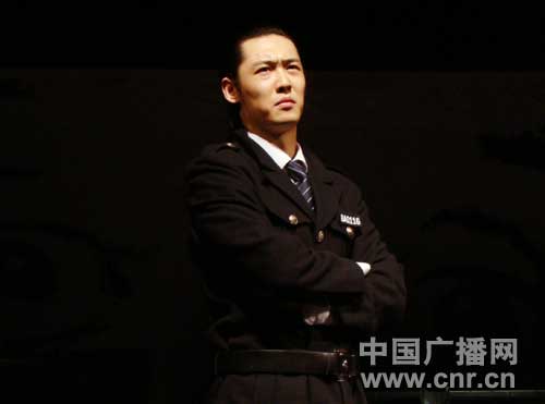 《一个无政府主义者的意外死亡》重登首都剧场_新闻中心_新浪网