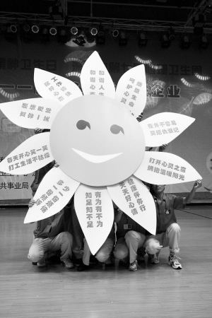 国内新闻 > 正文  晶报记者 温婷/文 赖犁/图   "从康宁医院热线的