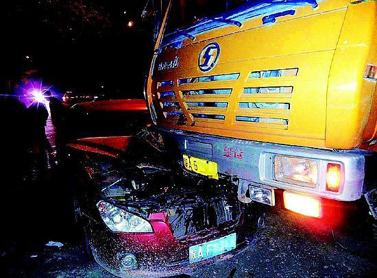 西安今年30人因拉土车车祸遇难 交警遭质疑