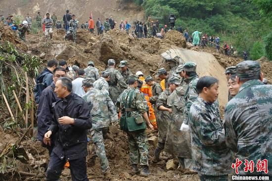 云南彝良山体滑坡被埋18名学生全部遇难_新浪新闻