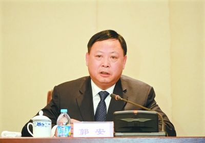 合肥市市长张庆军答记者问特派记者周超 摄长沙市市长胡衡华答记者问