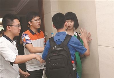 北大清华上演抢状元大战