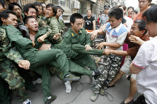 图文:日常单幅铜奖-拔人