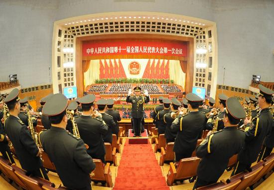 图文:开幕会上军乐团高奏国歌