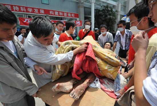 图文医院门前快速诊断伤员伤情