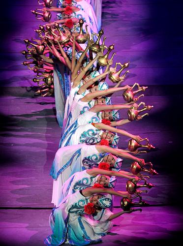 组图:大型回族舞剧花儿在银川首演成功