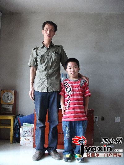 25米袖珍男孩乐观面对生活